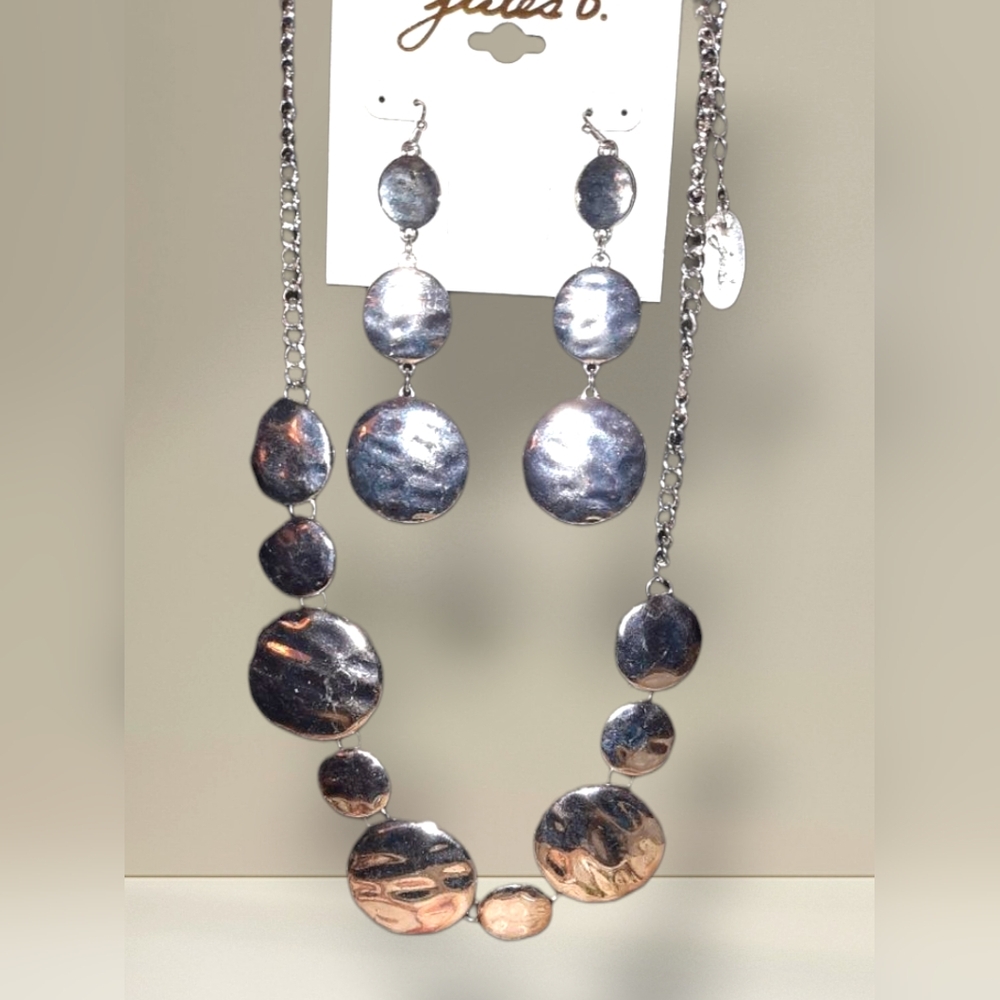 Jules B. Jewelry set Hammered Silver Geometric Circle Necklace earrings